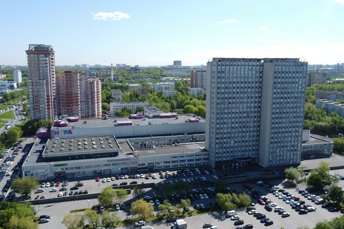 ТРЦ и БЦ «Нора»